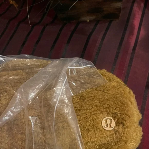 # 198 NWT - Lululemon Burnt Caramel Sherpa Everywhere Belt Bag 1L Gold